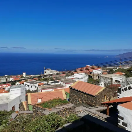 Estupenda Casa En Llanillos Holiday home *