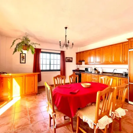 Holiday home Estupenda Casa En Llanillos *